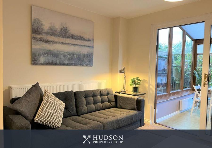 Villa Telford Townhouse With Parking And Garden Exterior foto